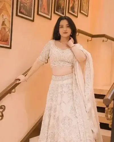 Escort Service In Samanda